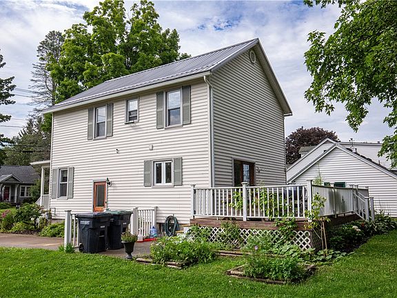 2nd image of 105 Robie St