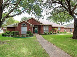 104 Briar Ridge Dr, Hewitt, TX 76643