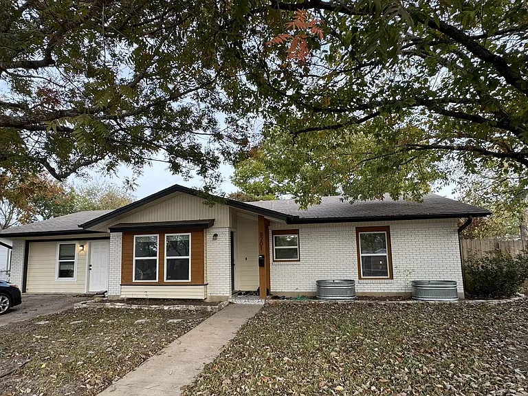 8201 Burrell Dr #B — Photo 1