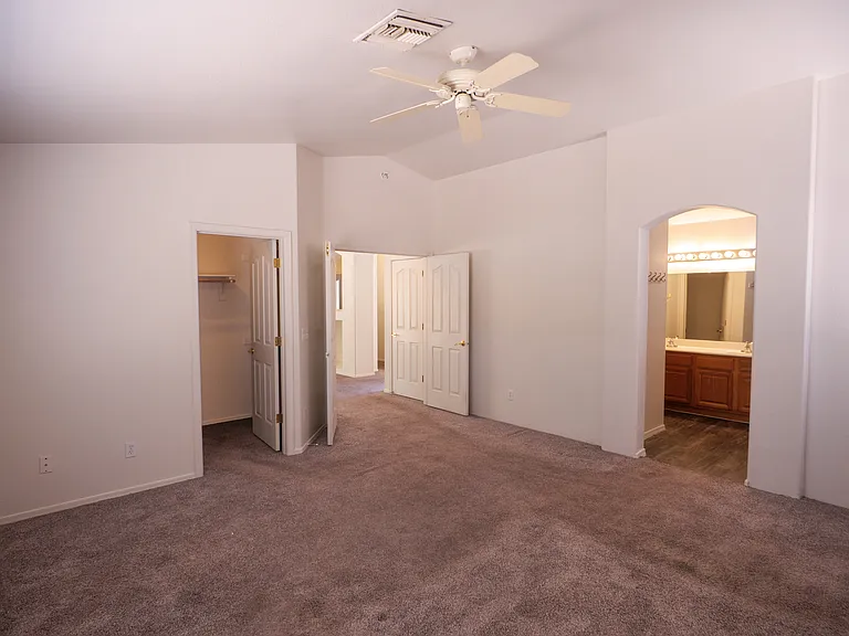 458 W Paseo Rio Grande — Photo 8
