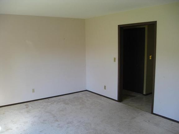 4th image of 736 Clifton Dr