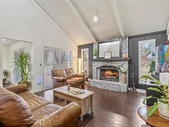 5th image of 3502 NW Lake Dr