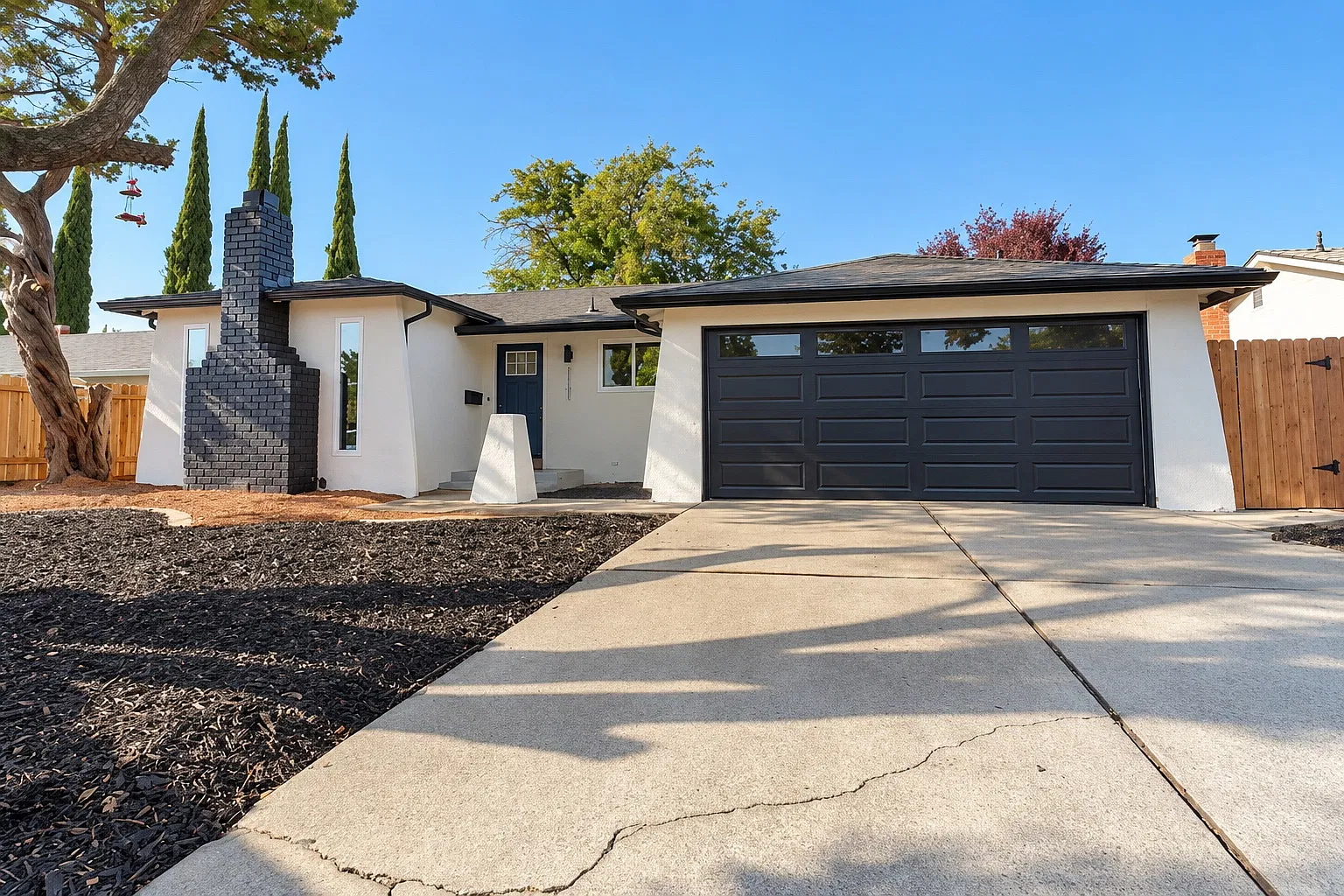 4 bed, 1521 sqft, $3,100 — Photo 1