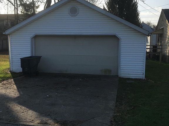2nd image of 806 Luck Ave