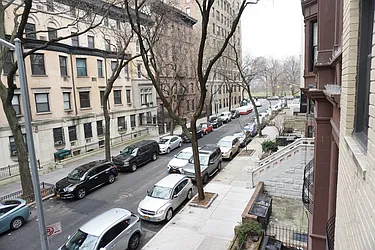 Rented by Harris Philip NYC