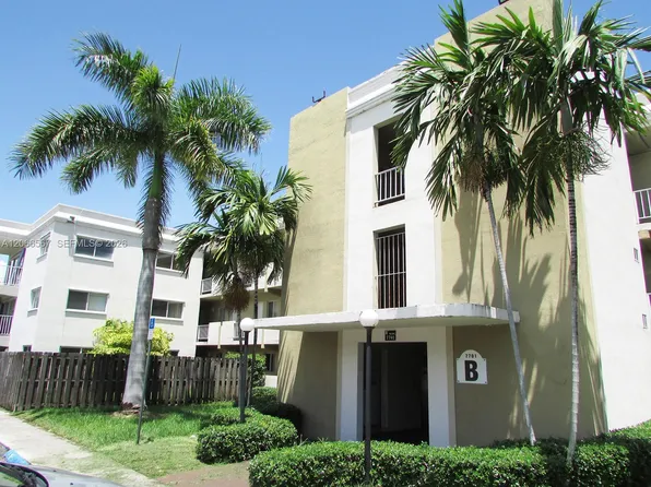 7701 SW 88th St #B322, Miami, FL 33156