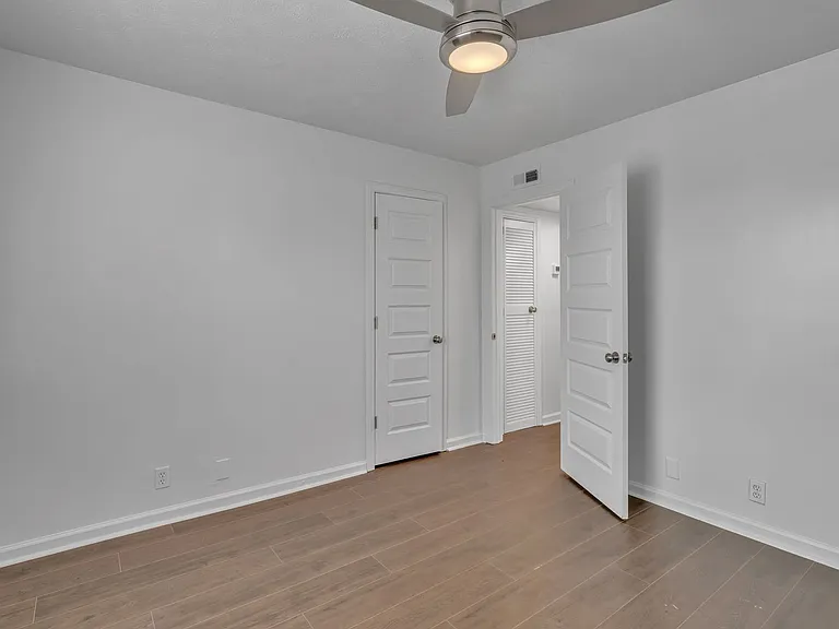 2714 Jefferson St — Photo 14