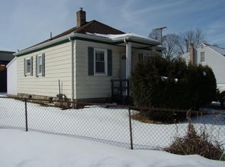 407 Livingston St, Howell, MI 48843