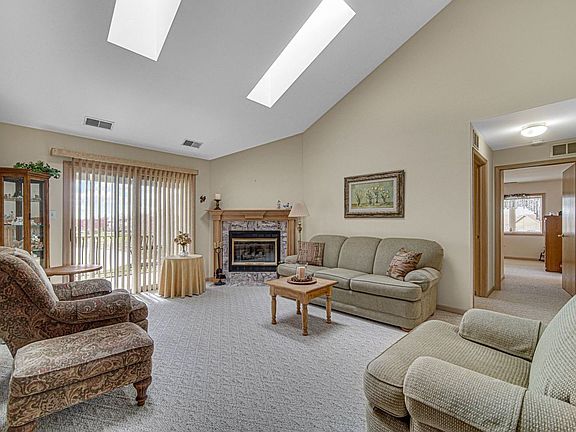 5th image of 18440 Pine Lake Dr APT 3