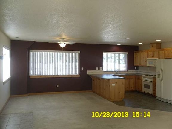 Dining / Kitchen Area