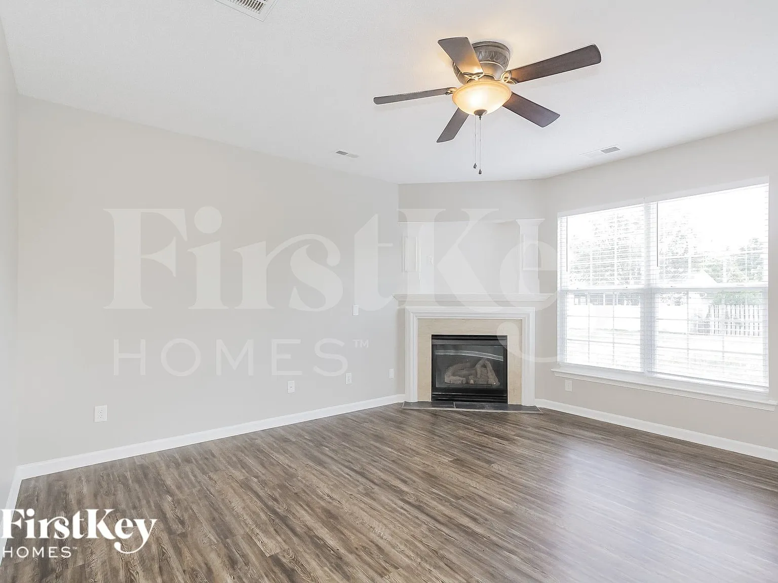 3 bed, 2.5 bath, 2219 sqft, $2,560 — Photo 4