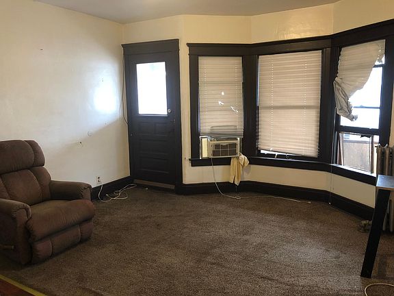 4th image of 286 Schenck St APT 1