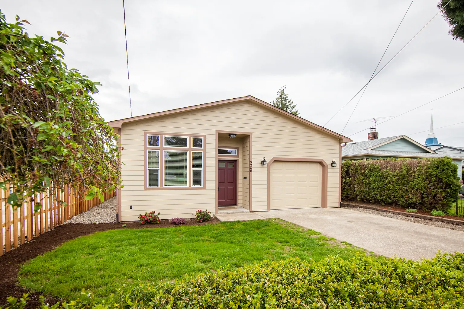 9260 SE Hawthorne Blvd photo 1