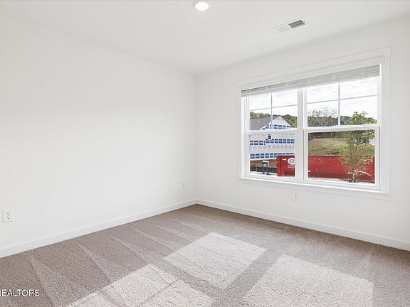 3rd image of 177 N Rolling Meadows Dr