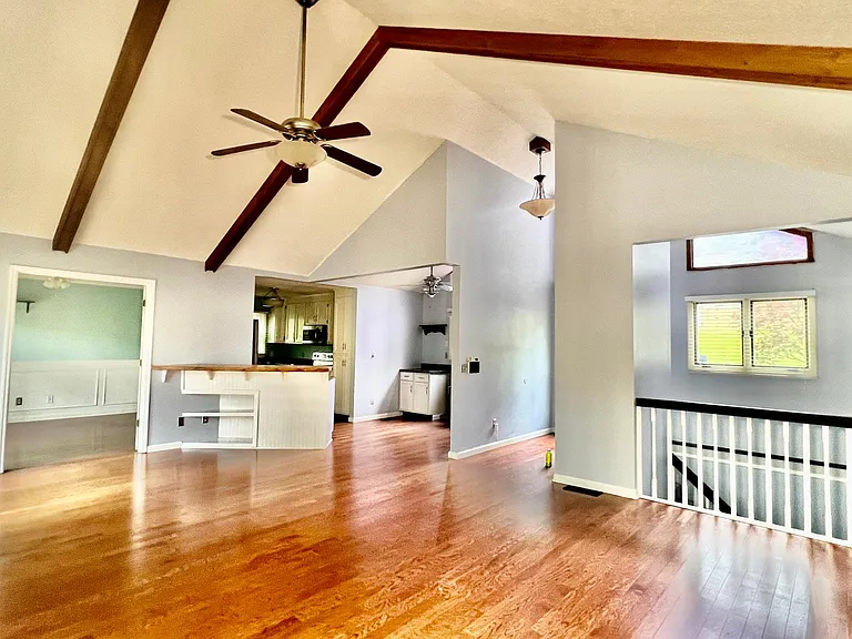 208 Timberlake Dr — Photo 13