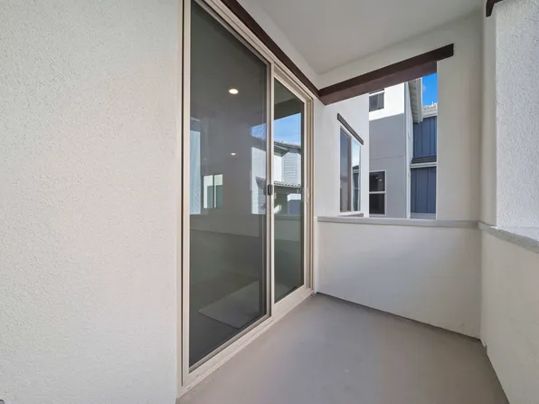 2561 Sprout Ln #101, Corona, CA 92883