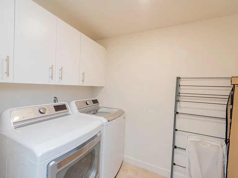 436 S Virgil Ave #308 — Photo 19