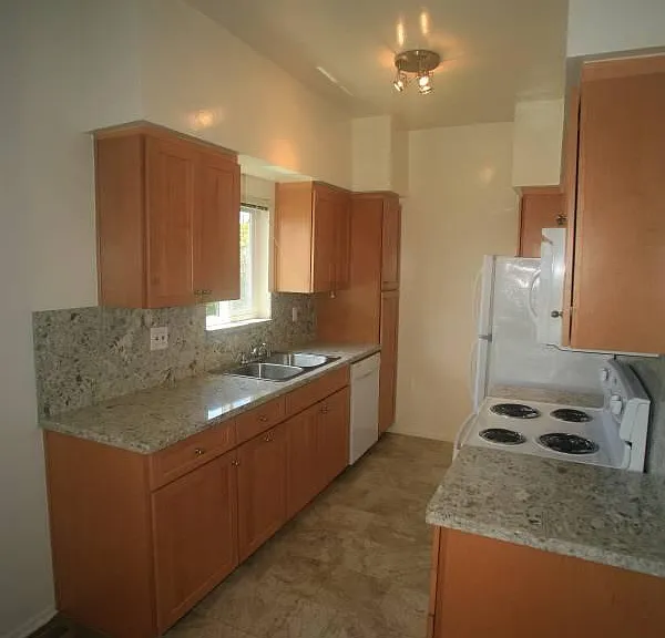 1246 Brockton Ave #9 — Photo 3