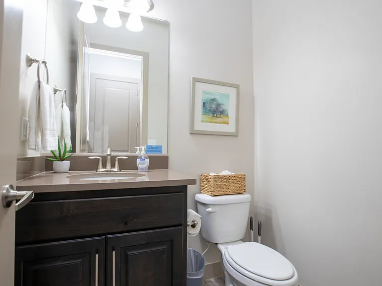 E Bay Hill Dr — Photo 20