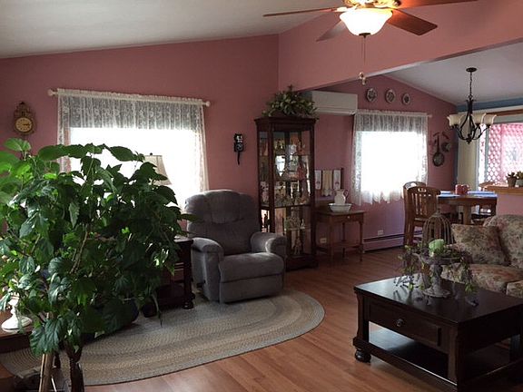 2nd image of 1406 Superior St