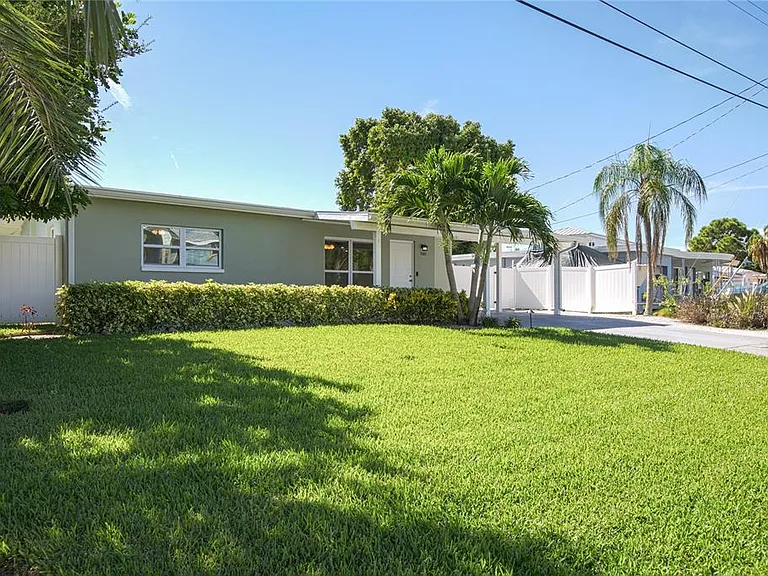 3665 Belle Vista Dr E — Photo 3