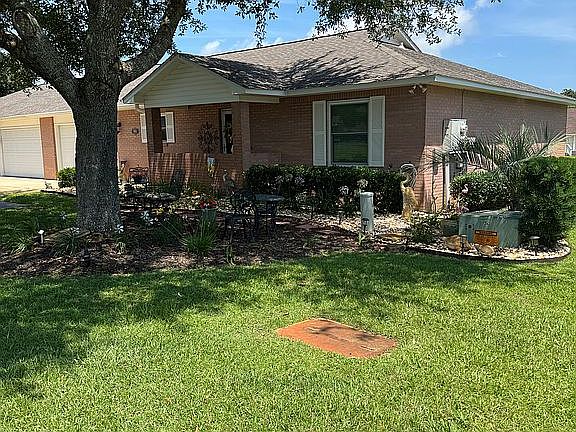 5th image of 9553 Villas Dr