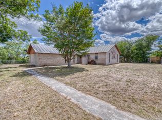 402 CONGRESS ST, Sabinal, TX 78881