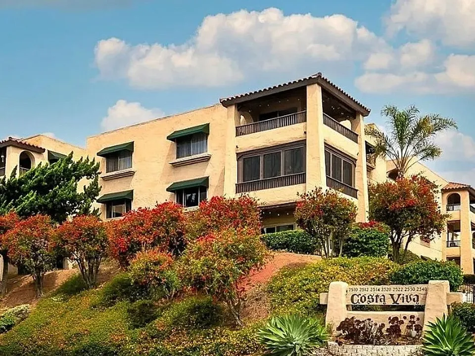 2530 Clairemont Dr #301