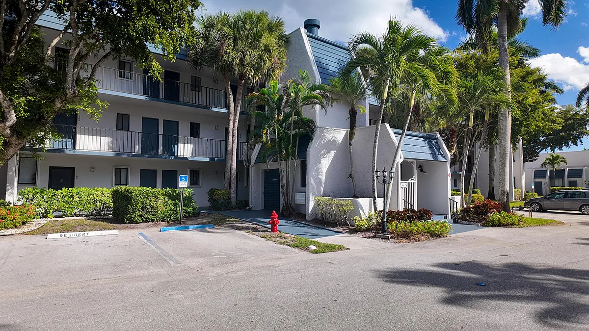 Building Photo - 4363 Trevi Ct #203