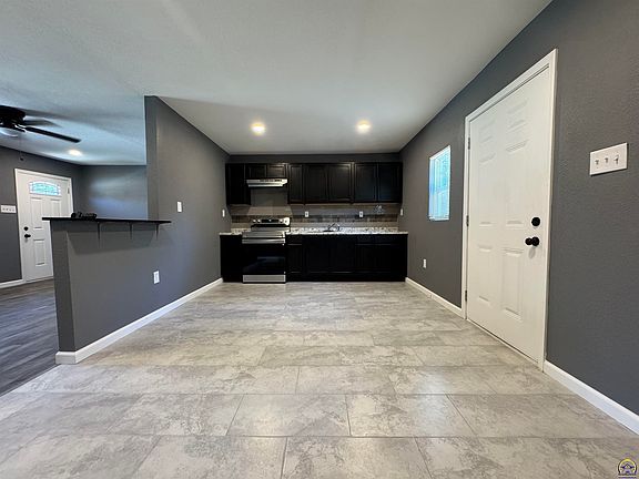 4th image of 3359 SE Irvingham St
