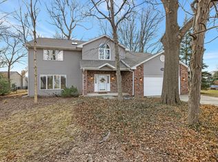 805 Jeffery Dr, Mahomet, IL