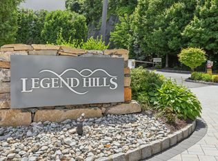 46 Legend Hills Dr #46, Edgewater, NJ 07020
