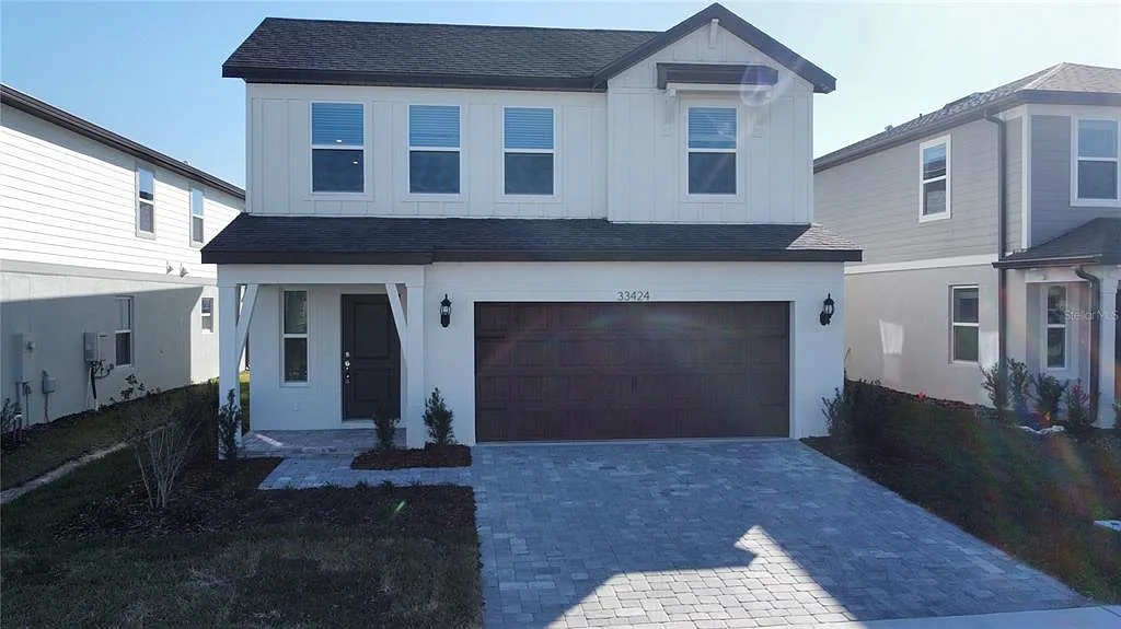 5 bed, 3.0 bath, 2597 sqft, $2,900 — Photo 2