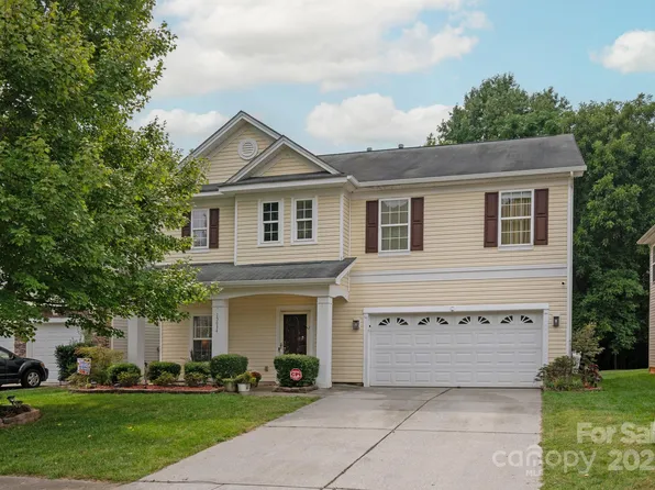 15634 Normans Landing Dr, Charlotte, NC 28273