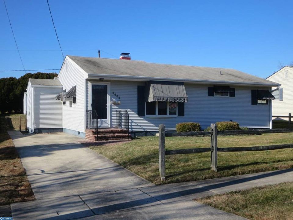 1st image of 2462 Hammond Pl