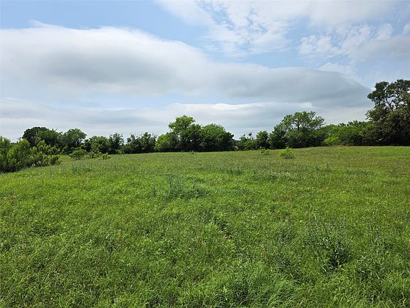 3rd image of 601 County Road 136