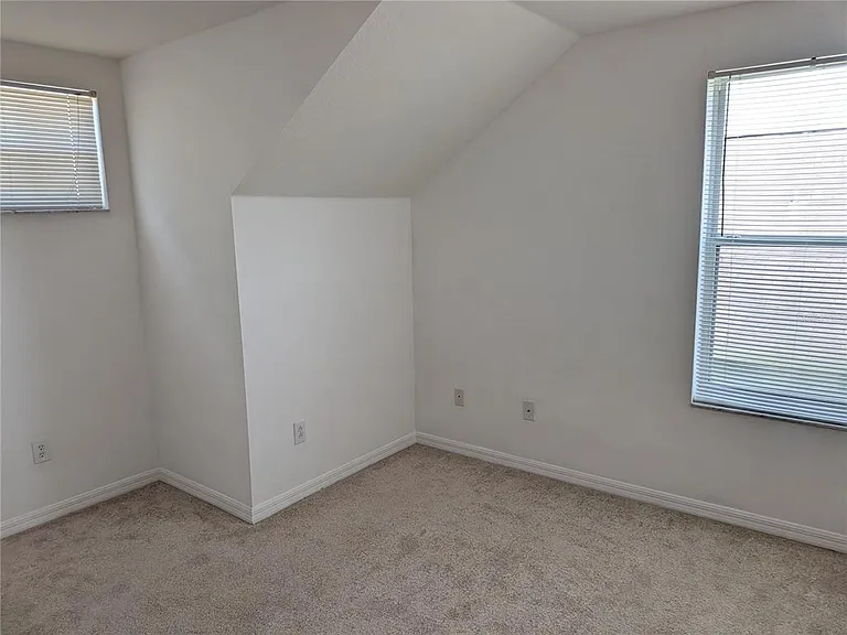 24606 Victoria Wood Ct — Photo 19
