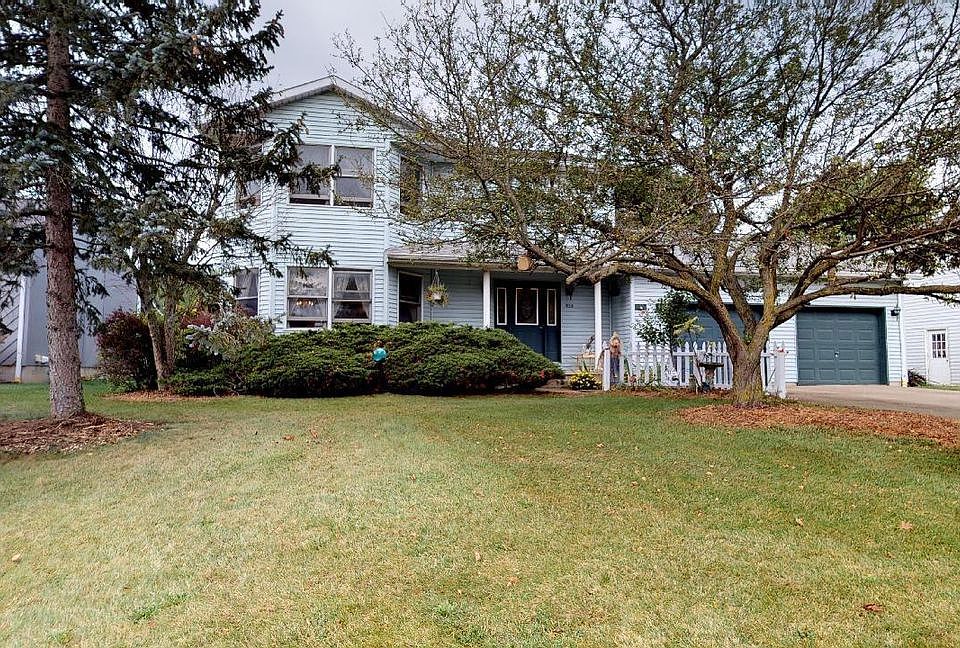1st image of 922 Tamarack Dr