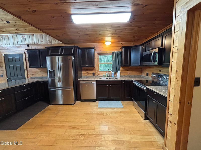 5th image of 602 Herrick Road