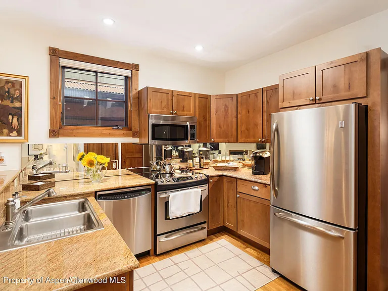 507 W Main St #C-101 — Photo 7