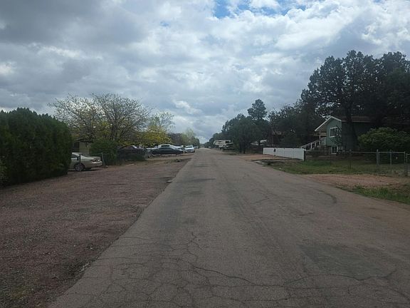 4th image of 1002 W Saddle Ln