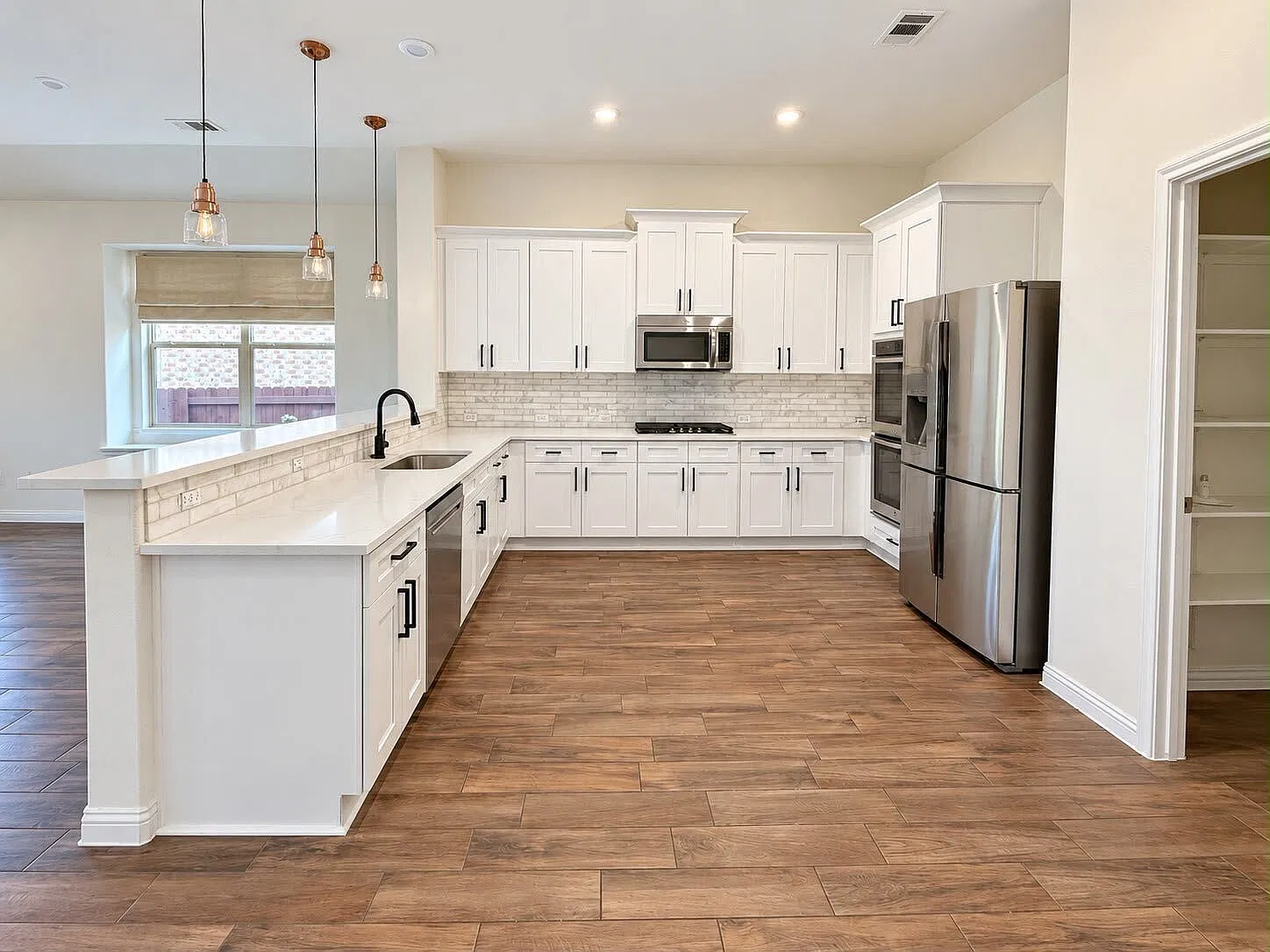 3 bed, 2197 sqft, $2,495 — Photo 4