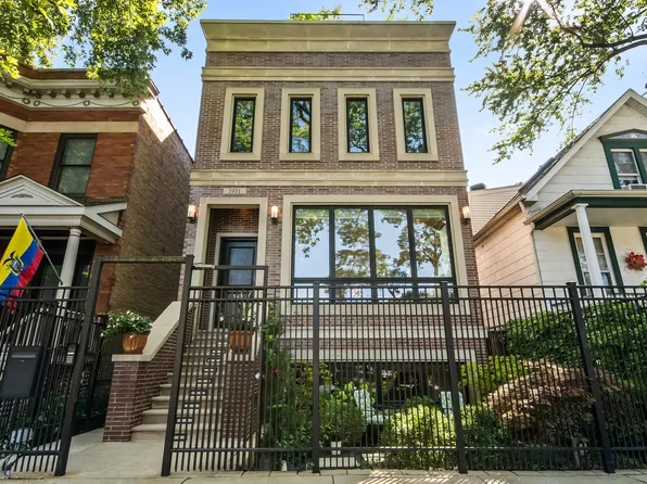 1931 W Cornelia Ave, Chicago, IL 60657