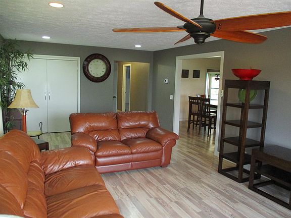 4th image of 420 S County Road 400 W