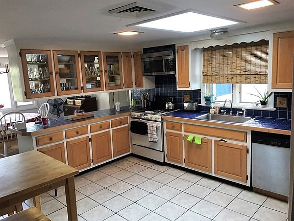 5th image of 13 Stagecoach Cir