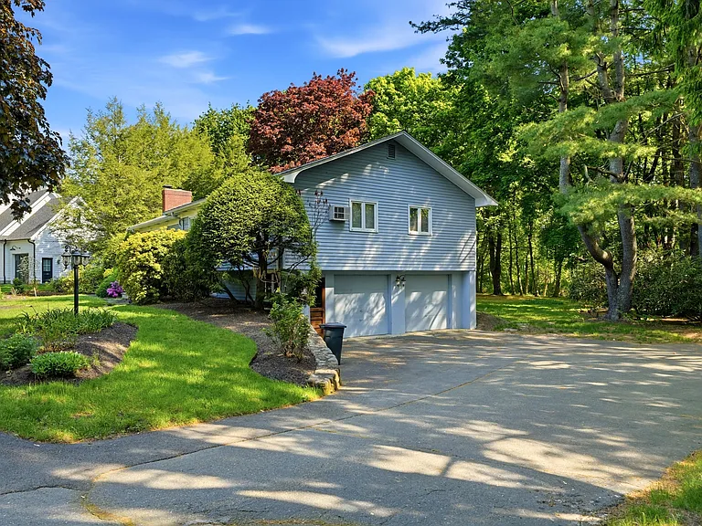 6 Saddle Club Rd — Photo 4