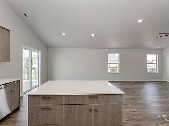 5th image of 402 W Snowy Owl St