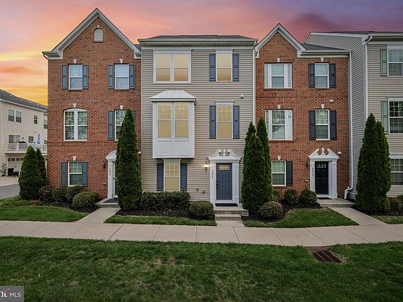 3rd image of 9474 Paragon Ct