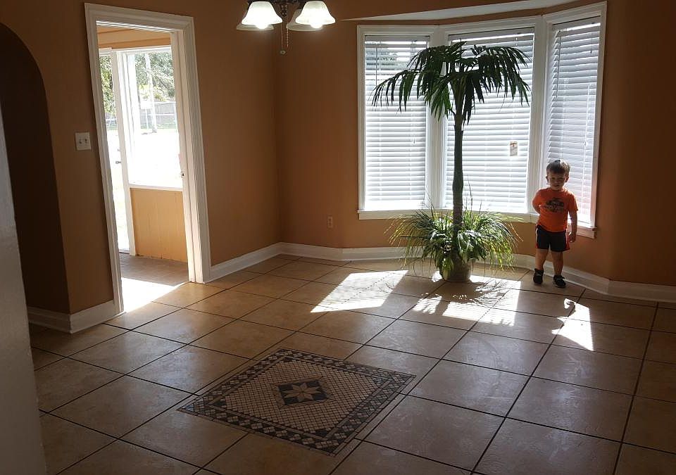 1st image of 399 Avenue B SE #A