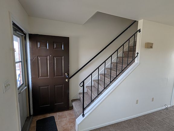 2nd image of 597 Appleview Ln
